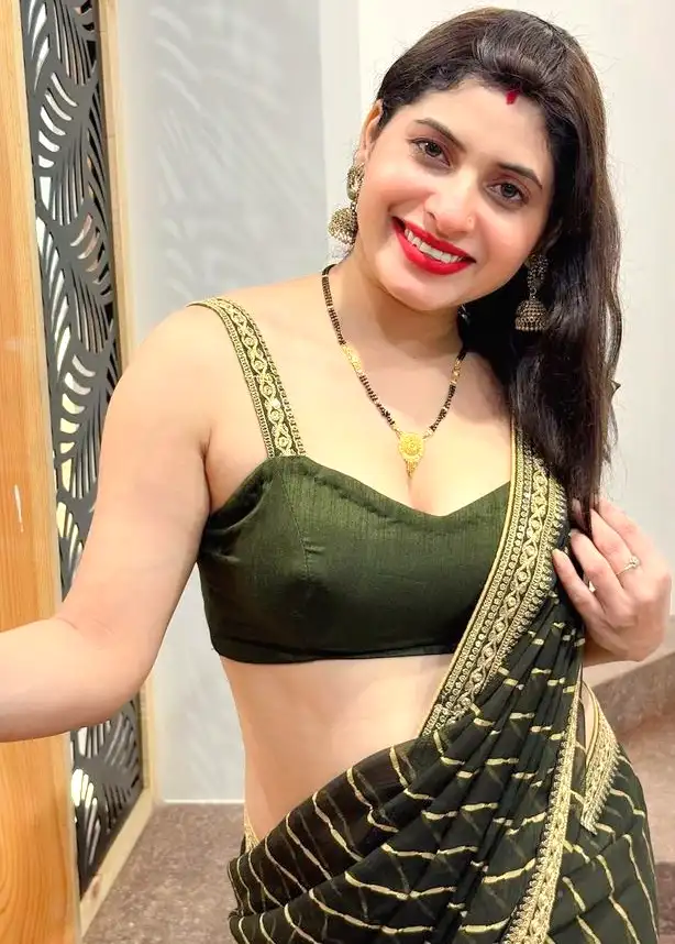 মুসলিম লোক হিন্দু মামীর চটি গল্প